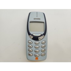 Telefon Nokia 3310 folosit cu carcasa albastru deschis