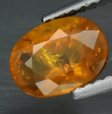 Safir portocaliu foto