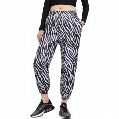 Pantaloni de trening Nike W NSW ICN CLSH PANT WVN AOP