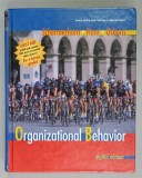 ORGANIZATIONAL BEHAVIOR by SCHERMERHORN ..OSBORN , 2002 , CD INLCUS , PREZINTA HALOURI DE APA *