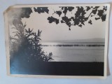 Fotografie cu un lac, mai mare dec&acirc;t o CP