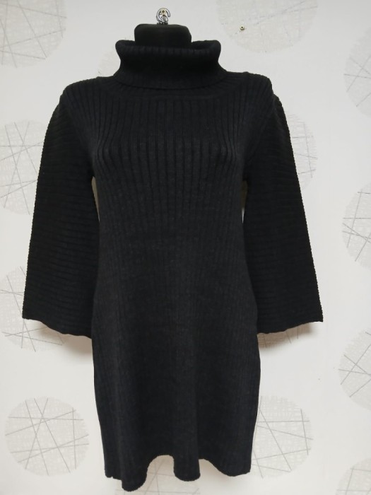 Rochie pulover neagră cu guler &icirc;nalt