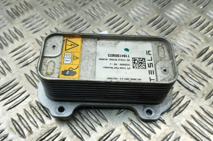 Răcitor de ulei TESLA MODEL S 2018 OEM: 1035000-00-J | 31801432