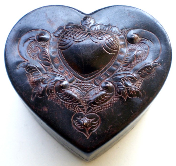 O.120 CUTIE METALICA VINTAGE HAND MADE INIMA