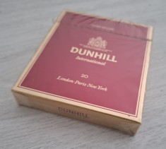 PACHET VECHI TIGARI - DUNHILL INTERNATIONAL - PLIN - SIGILAT - CARTONAT - COLECTIE