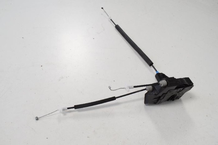 &Icirc;ncuietoare ușă dreapta față LAND ROVER RANGE ROVER VELAR L560 2018 OEM: J8A2-203A28-AC 10619188