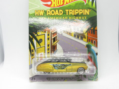 Hot wheels 47 Chevy Fleetline Road Trippin 1:64 foto