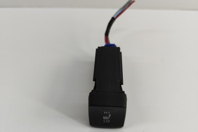 Comutator &amp;icirc;ncălzire scaun TOYOTA COROLLA Estate _E21_ 2022 OEM: 84751-02080 | 30291291 foto