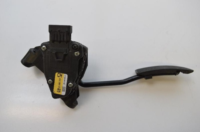 Pedala de accelerație OPEL VECTRA C 2006 OEM: 91867276PV008323-01 1777732