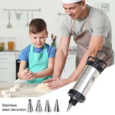 Delic S&uuml;tem&eacute;nyd&iacute;sz&iacute;tő k&eacute;szlet s&uuml;tőform&aacute;val