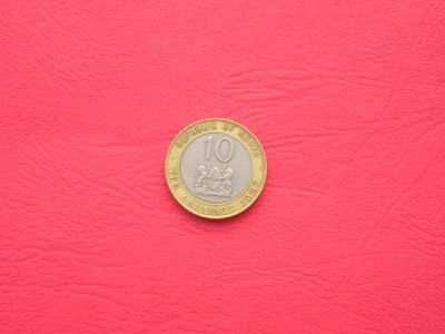 C50 - Moneda foarte veche - Kenya - 10 shillings - 1997 foto