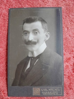 Fotografie tip CDV, barbar la costum, inceput de secol XX foto