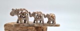decor 3 Elefanti sculptat in Steatita 12 cm lungime piatra naturala soapstone