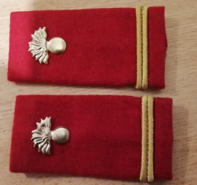 C2 1 - Grade militare - sublocotenent infanterie - piesa de colectie! foto