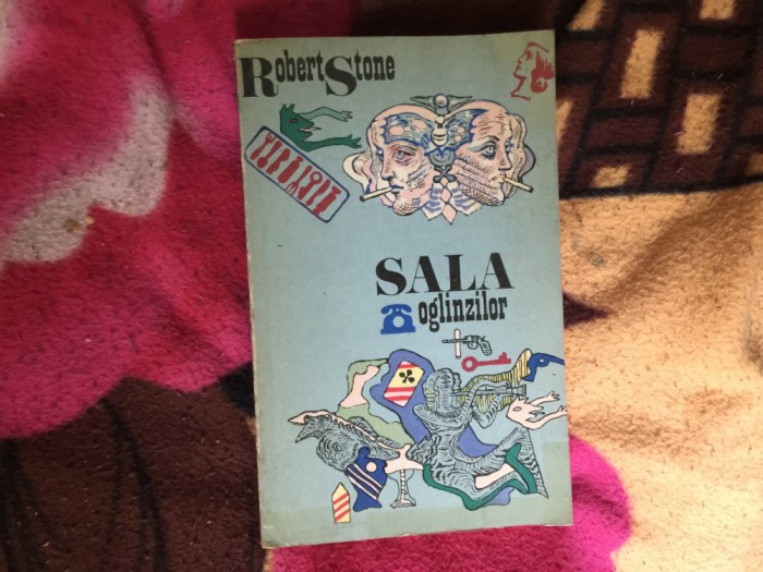 d5 Sala oglinzilor - Robert Stone