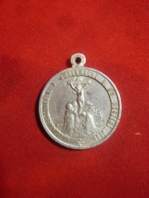 Medalion vechi religios ,cu anou , aluminiu , h= 2,6cm foto