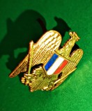 Cuc caschetă MApN, armata rom&acirc;nă, emblemă metalică bonetă soldat, 1991 vintage, neutilizat Acvilă cu spade și cocardă tricoloră 4 cm