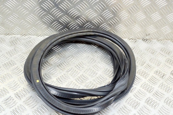Garnitura ușă dreapta spate AUDI A3 Limousine 8VS, 8VM 2018 OEM: 8V5833721 | 13792005