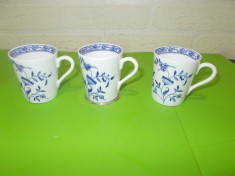 Set de trei CESTI din PORTELAN vechi decorate in teme florale
