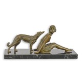 Fetita cu caine-statueta din bronz pe un soclu din marmura DC-49