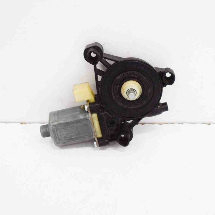Motor macara geam ușă st&acirc;nga față VW GOLF VII Variant BA5, BV5 2015 OEM: 5Q0959801B0130822717 3669666