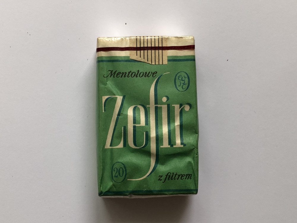 RAR! Pachet de tigari mentolate de colectie Zefir Polonia vechi antichitati  filt | arhiva Okazii.ro