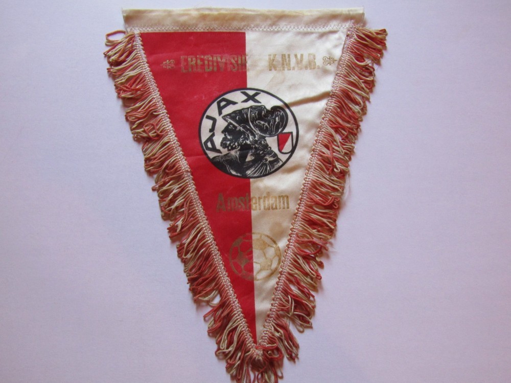 Fanion vintage de l'Ajax Amsterdam Football Club | L'Atelier