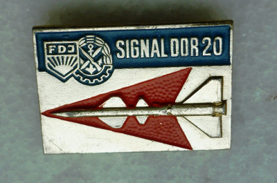 Insigna militara Rachete , DDR ,1966 foto
