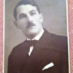 Portret de barbat - Fotografie tip carte postala datata 1921