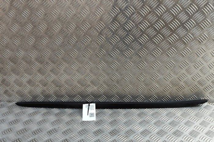 Ornament vertical parbriz dreapta KIA CEE\&#039;D Hatchback CD 2023 OEM: 86134-J7000 | 31975145