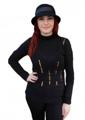 Bluza originala cu decolteu adanc in V, neagra, din material tricotat foto