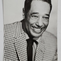 DUKE ELLINGTON (1899-1974 ) , MARE COMPOZITOR SI PIANIST AMERICAN DE JAZZ , FOTOGRAFIE CU DEDICATIE SI SEMNATURA OLOGRAFA , ANII ' 70