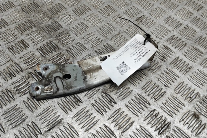Suport aripa dreapta față MASERATI GHIBLI M157 2016 OEM: 673003653 26842901