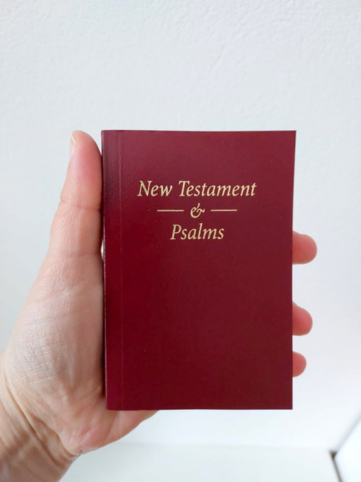 Noul Testament si Psalmii, in limba engleza, editie de buzunar, nou