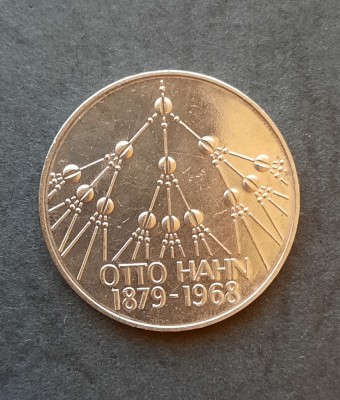 Moneda comemorativa - 5 DM litera G &amp;quot;Otto Hahn&amp;quot;, 1979 - G 3613 foto