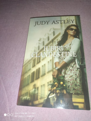 JUDY ASTLEY: IUBIRI CLANDESTINE foto