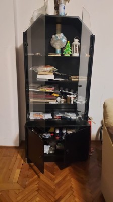 Dulap cu uși de sticla foto