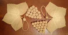 Set 4 Mileuri macrame lucrate manual, stare buna, frunza si ciorchine, 17x15cm. foto