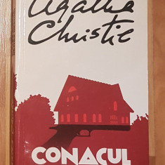 Conacul dintre dealuri de Agatha Christie