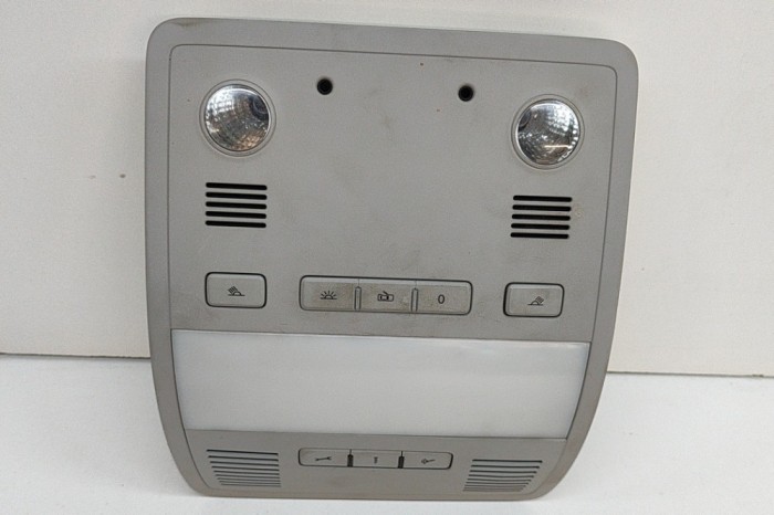 Iluminare interioară VW TOUAREG 7P5 2011 OEM: 7P6947134A,7P6951171,28236208 | 27185205