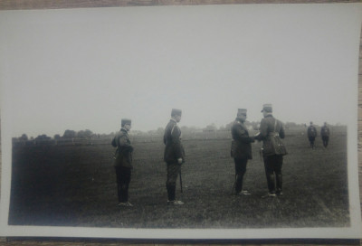 Ofiteri si general din Armata Romana in cadrul unor exercitii// foto tip CP foto