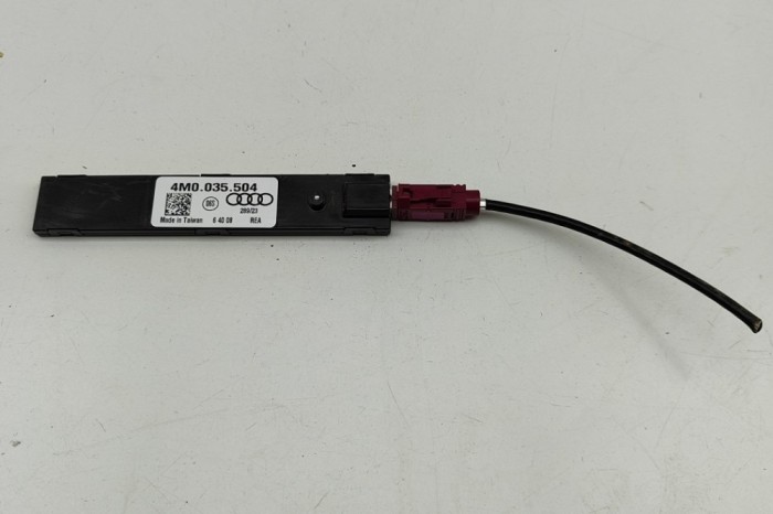 Amplificator de antena AUDI A5 Sportback F5A 2024 OEM: 4M0035504 | 31776373