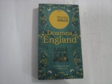 DOAMNA ENGLAND - STACEY HALLS