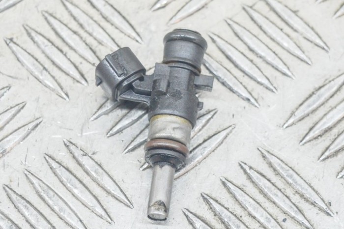 Injector de combustibil VW GOLF VII 5G1, BQ1, BE1, BE2 2014 OEM: 06L906031A,0280158266 12560210