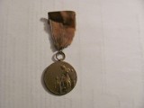 CY - Medalie superba foarte veche completa / bronz aurit / negravata, Europa