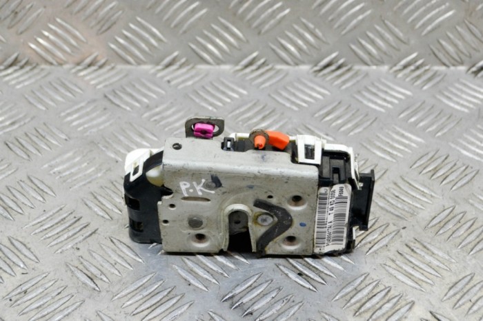 &Icirc;ncuietoare ușă st&acirc;nga față DODGE RAM 1500 Pick-up DJ, DS 2018 OEM: P04589417AIA,A052111 13888176