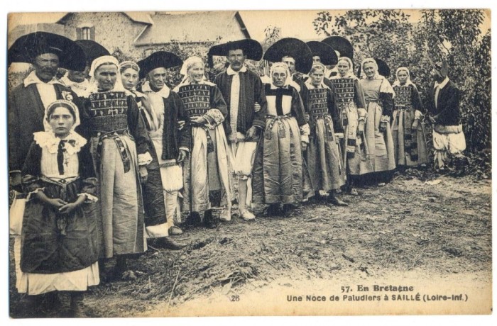 AD 1088 C. P. VECHE - EN BRETAGNE -UNE NOCE DE PALUDIERS A SAILLE(LOIRE-INF)1950