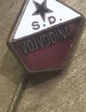 AMS2 Insignă vintage de colecție &bdquo;S.D. Vojvodina&rdquo; Novi Sad, emblemă sportivă emailată din perioada fostei Iugoslavii (anii '70-'80)