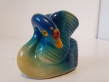 Ascutitoare veche ceramica chinezeasca, pasare/ rata / lebada albastra, 5.5x5cm, anii '80, import din China in Romania comunista