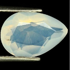 superb ! opal natural mare pear cut!! ideal pentru pandantiv /inel